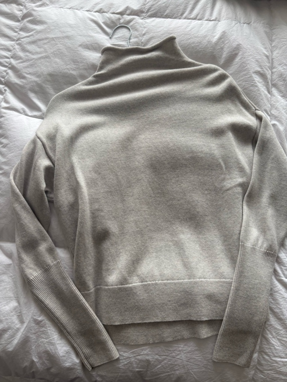 Aritzia Women's Light Beige Turtleneck Sweater